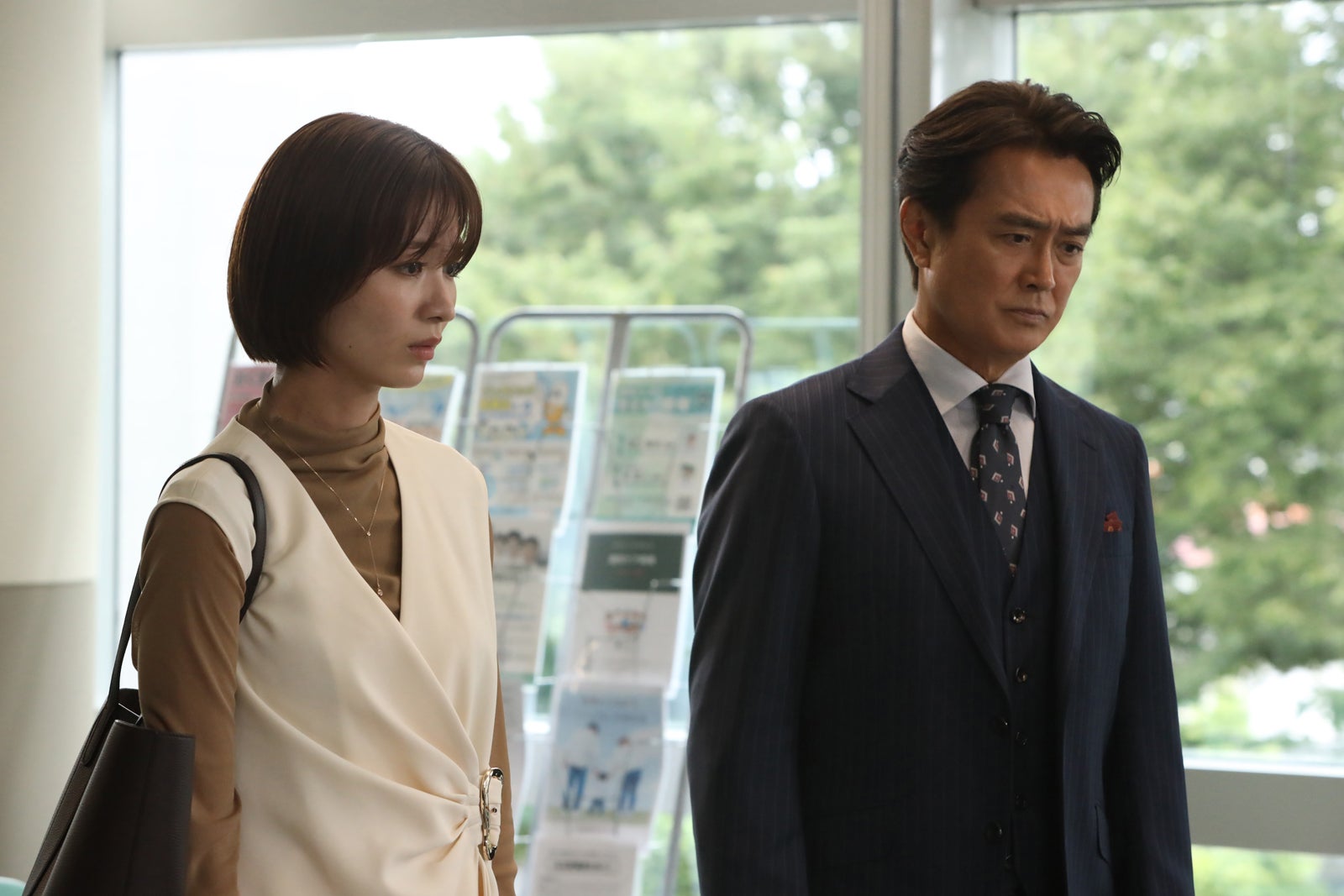 岡崎紗絵、石黒賢「告白－25年目の秘密－」第9話（C）日本テレビ