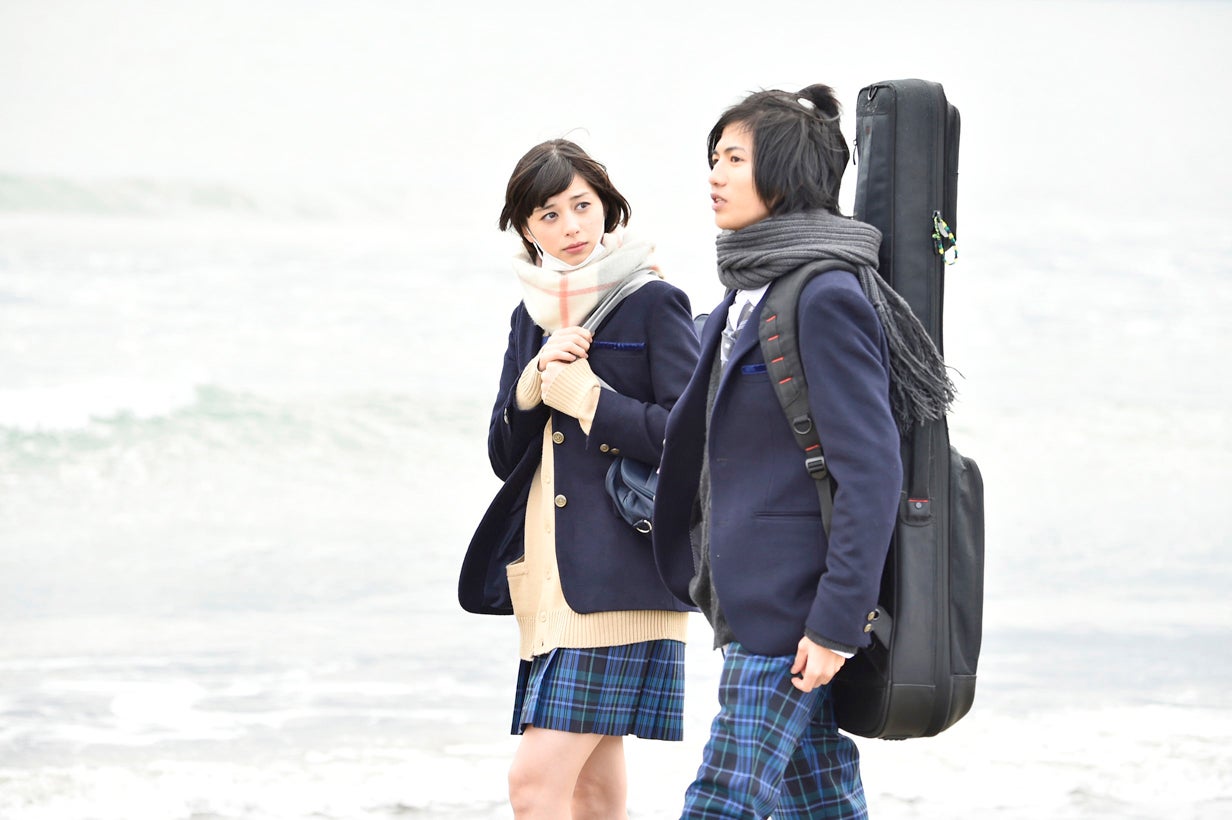 中条あやみ、志尊淳（C）2017映画「覆面系ノイズ」製作委員会