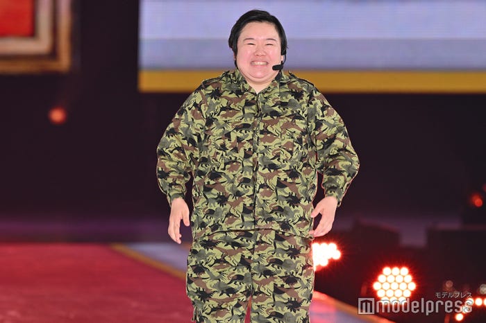 やす子(C)モデルプレス