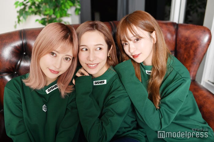 ヘラヘラ三銃士/(左から)まりな、ありしゃん、さおりん (C)モデルプレス