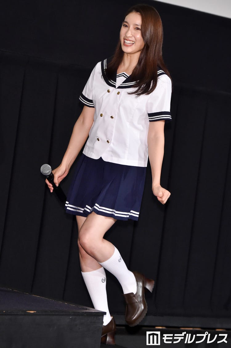 画像7 21 土屋太鳳 ミニ丈セーラー服姿で登場 想定していなかったことが アイの歌声を聴かせて モデルプレス