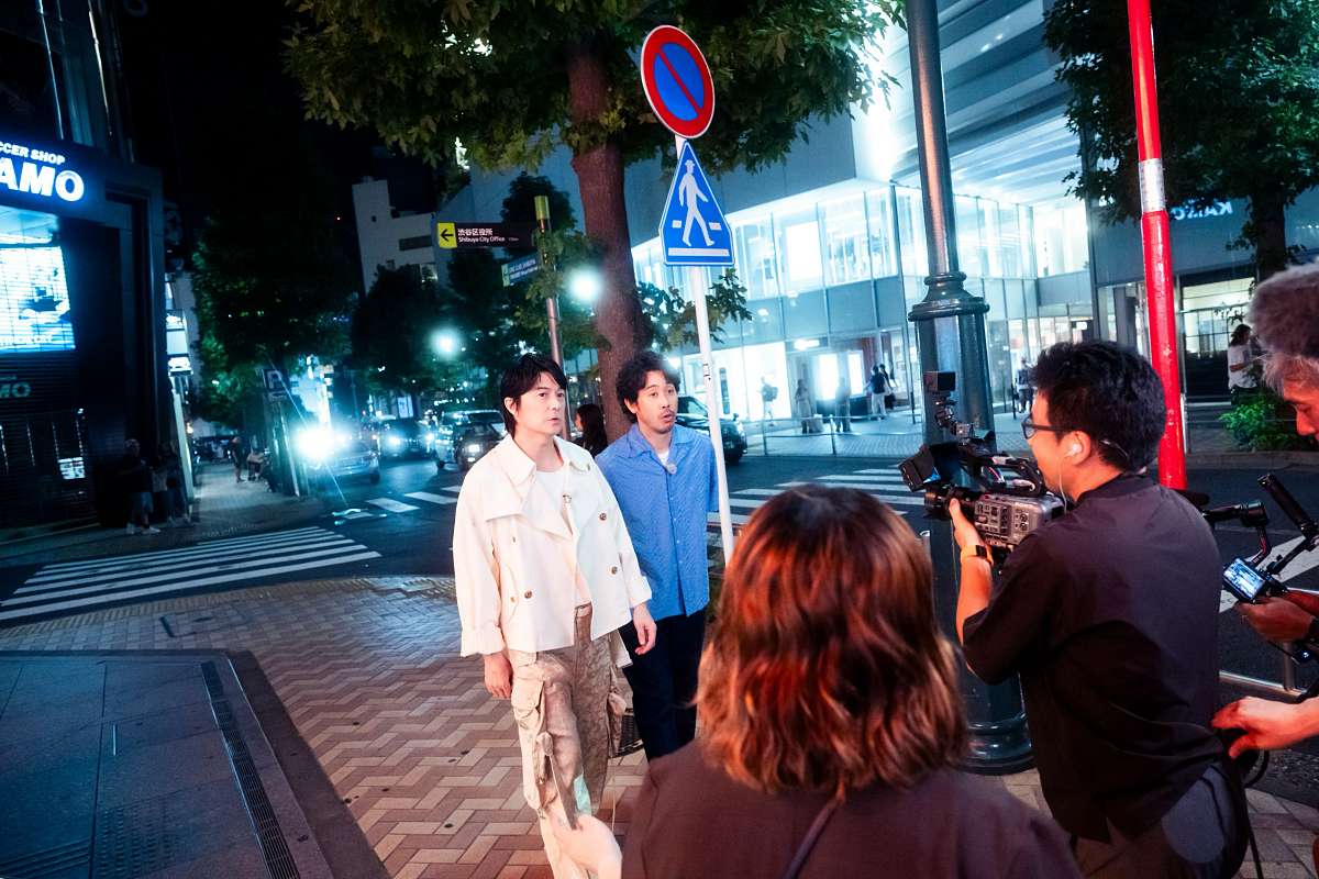 福山雅治、思い出の味を訪ねて大泉洋と渋谷でロケ
