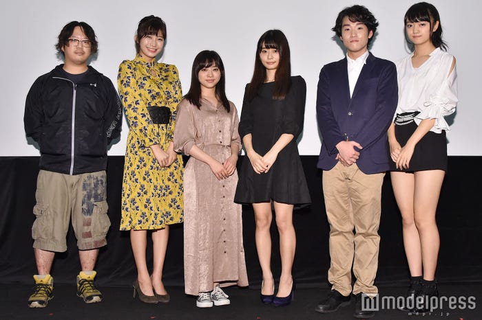 鳥居康剛監督、小倉優香、伊藤寧々、奥咲姫、船崎良、吉川茉優(C)モデルプレス