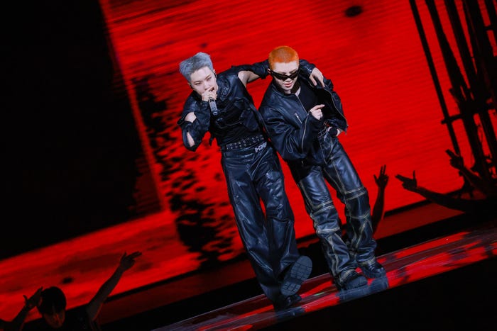 HOSHI、WOOZI(P)&(C)PLEDIS Entertainment