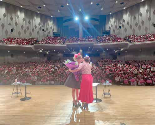 AAA宇野実彩子、サプライズに感極まり涙 初トークショーツアーで「恋音と雨空」アカペラ披露も