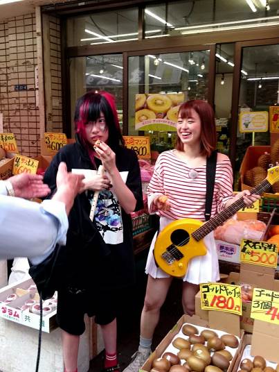 今話題の赤羽へ（画像提供：毎日放送）