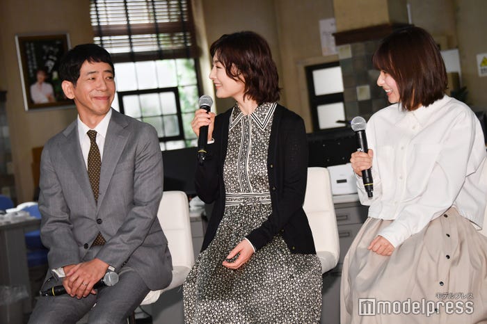 野間口徹、常盤貴子、芳根京子(C)モデルプレス