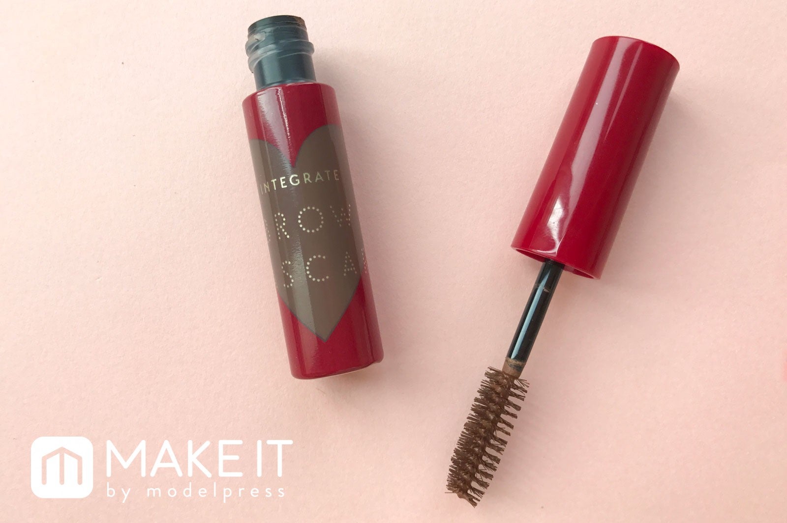  インテグレート「ニュアンスアイブローマスカラ」 (C)メイクイット
