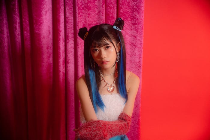 千葉恵里「OUT OF 48」ビジュアル画像