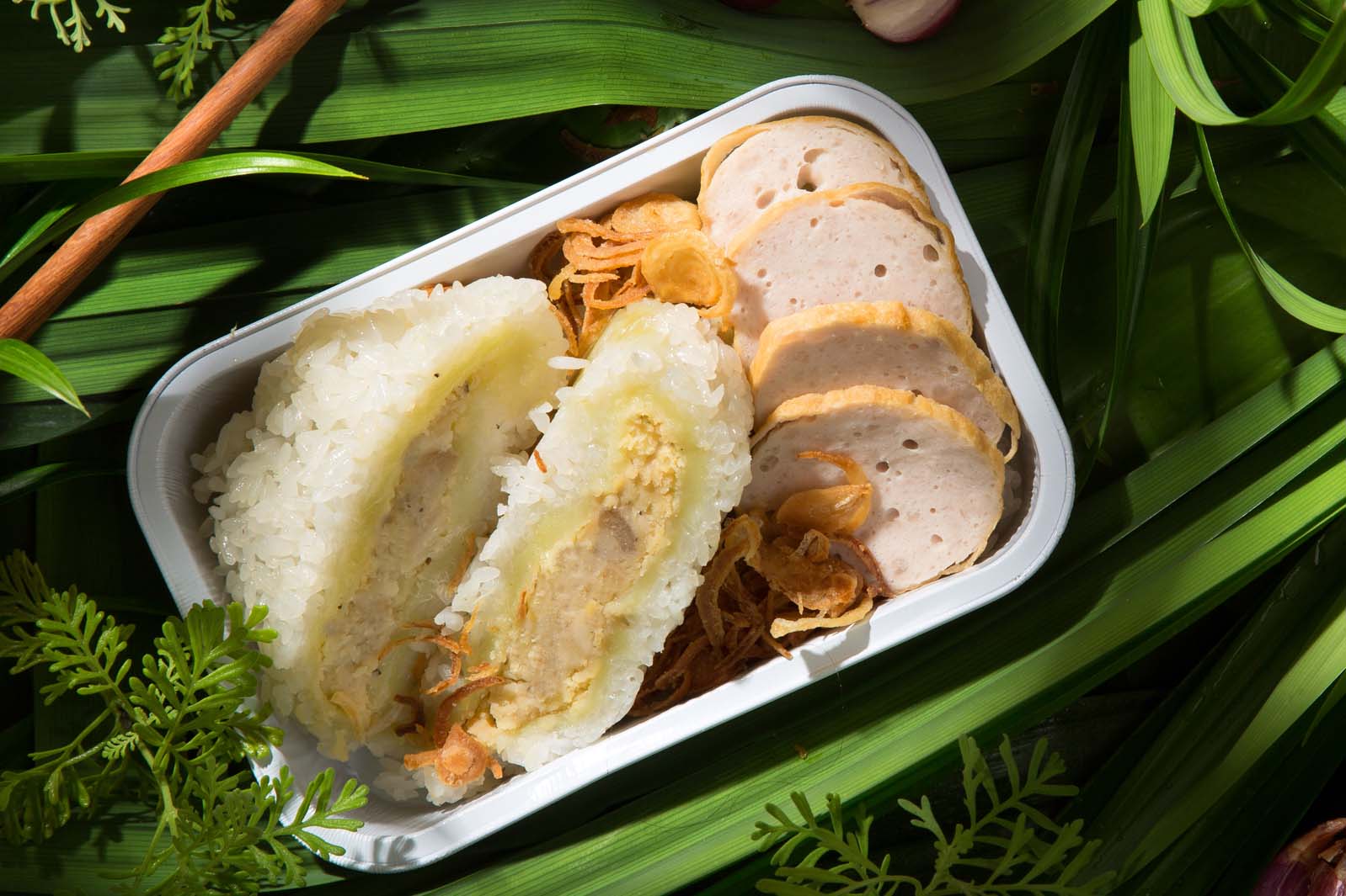 写真はベトナムの伝統食事のもち米ごはん