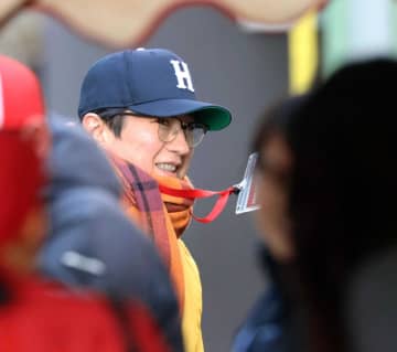 広島 熱烈カープファンの谷原章介がプライベートで1軍＆2軍を電撃訪問 「新井さんの目の色が今年は違う」「愛感じた」