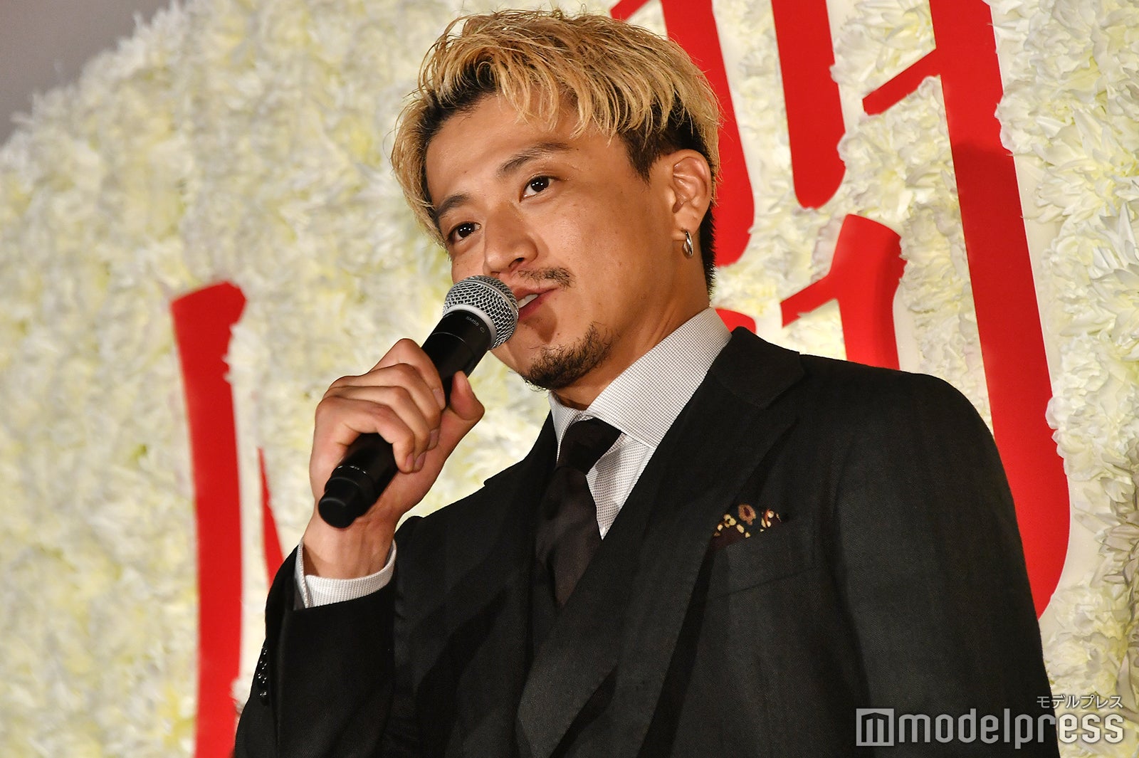 小栗旬（C）モデルプレス