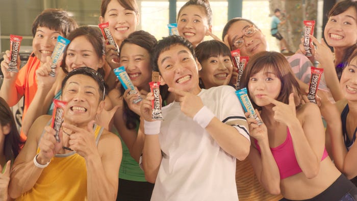 新CMより(提供写真)