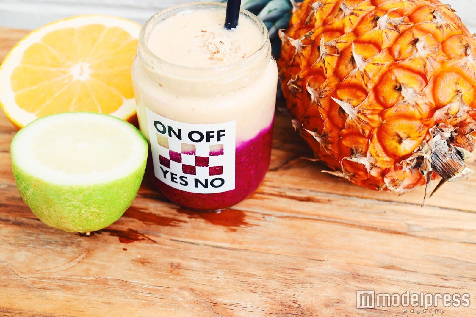 「ON OFF YES NO」のコールドプレスジュースを使ったスムージー