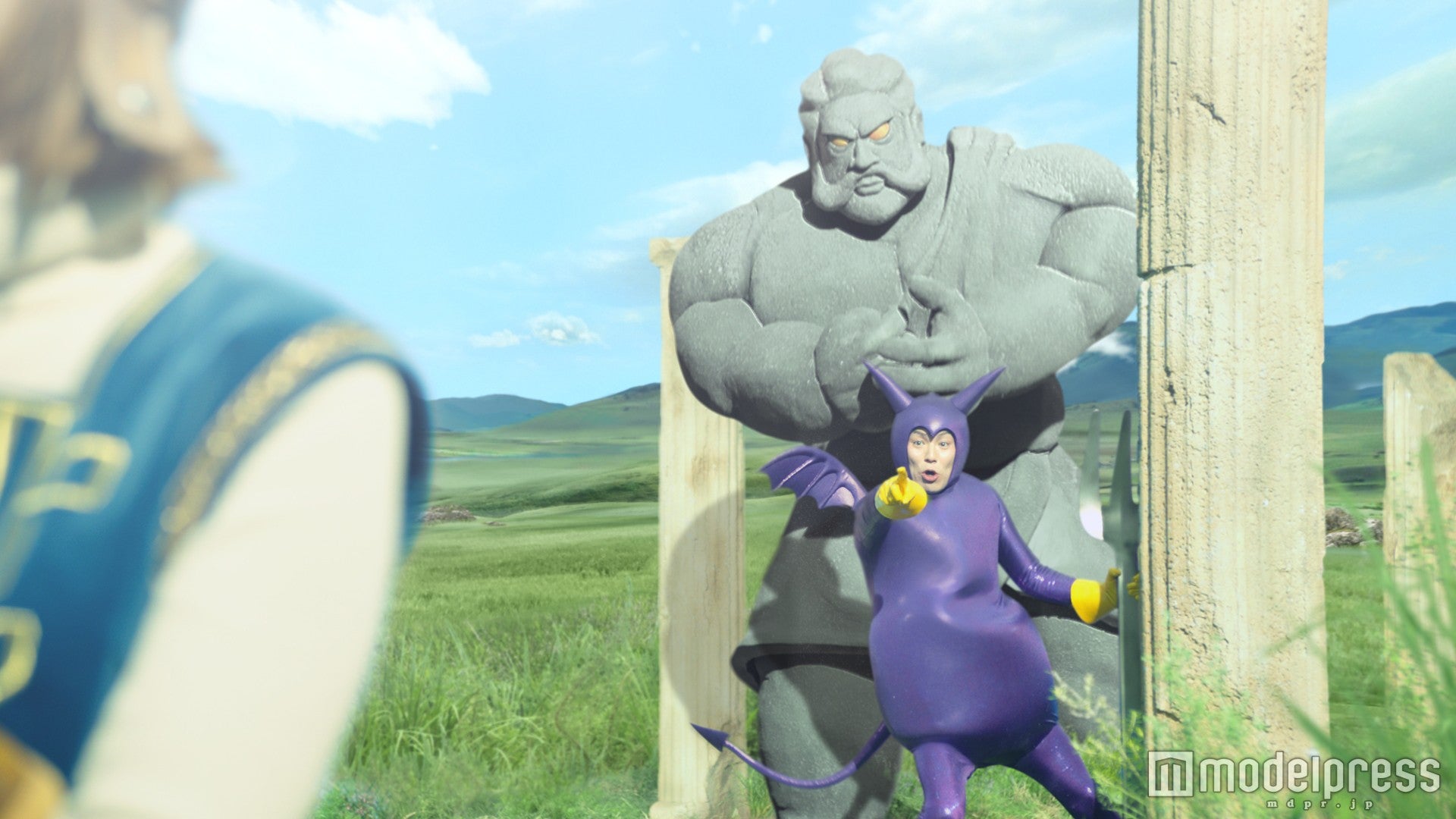 「うごくせきぞう先輩」篇（C）2015，2016 ARMOR PROJECT／BIRD STUDIO／SQUARE ENIX All Rights Reserved. 