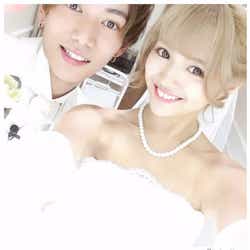 モデルプレス - 真剣交際中のなちょすと那須泰斗、結婚式場へ 花嫁&タキシード姿でラブラブショット