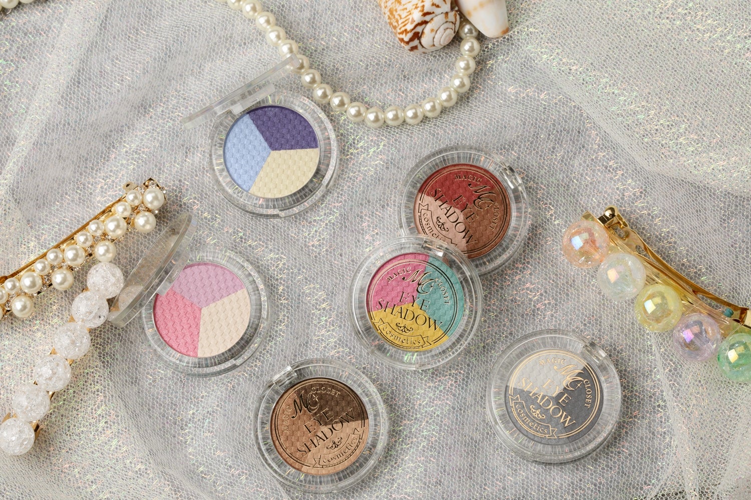 【3COINS】プチプラコスメ“MAGIC CLOSET”がデビュー！　気分に合わせてメイクもチェンジ