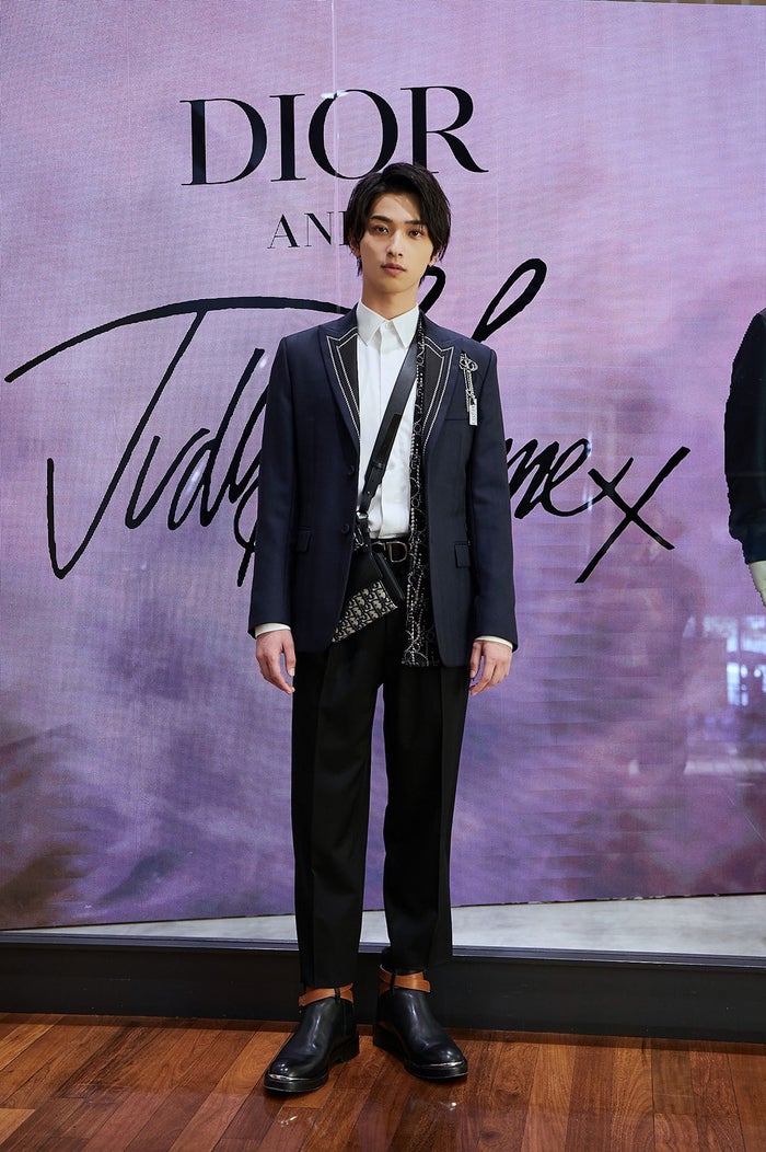 横浜流星 Dior ジャケットスタイルを披露 モデルプレス