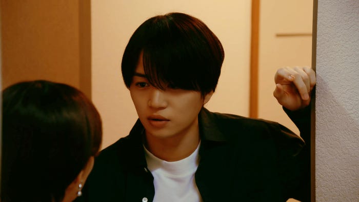 菊池風磨(C)「隣の男はよく食べる」製作委員会