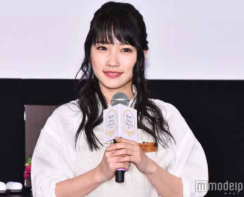 川栄李奈、キュートな店員スタイルで“コール”披露