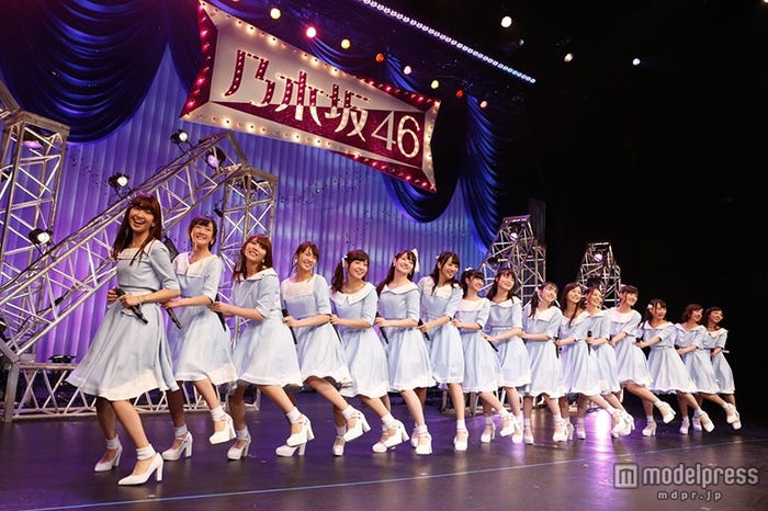 オリジナル楽曲「風の螺旋」を初披露(C)AKS