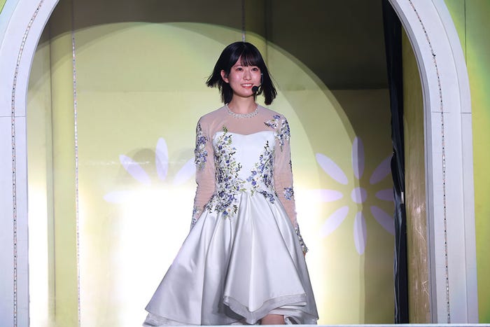 乃木坂46(C)乃木坂46LLC