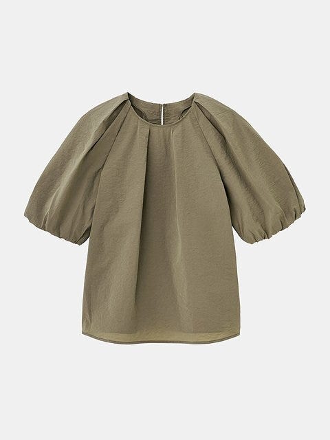 PLST ハイストレッチナイロンパフスリーブブラウス PLSTのハイストレッチナイロンパフスリーブブラウス