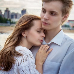 その表情はダメだろ…♡男性の【キスしたい欲を高める】方法