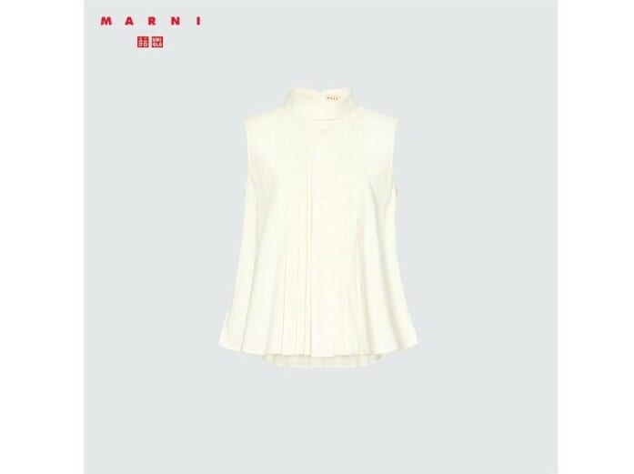 ユニクロ タックブラウス 2990円(税込)