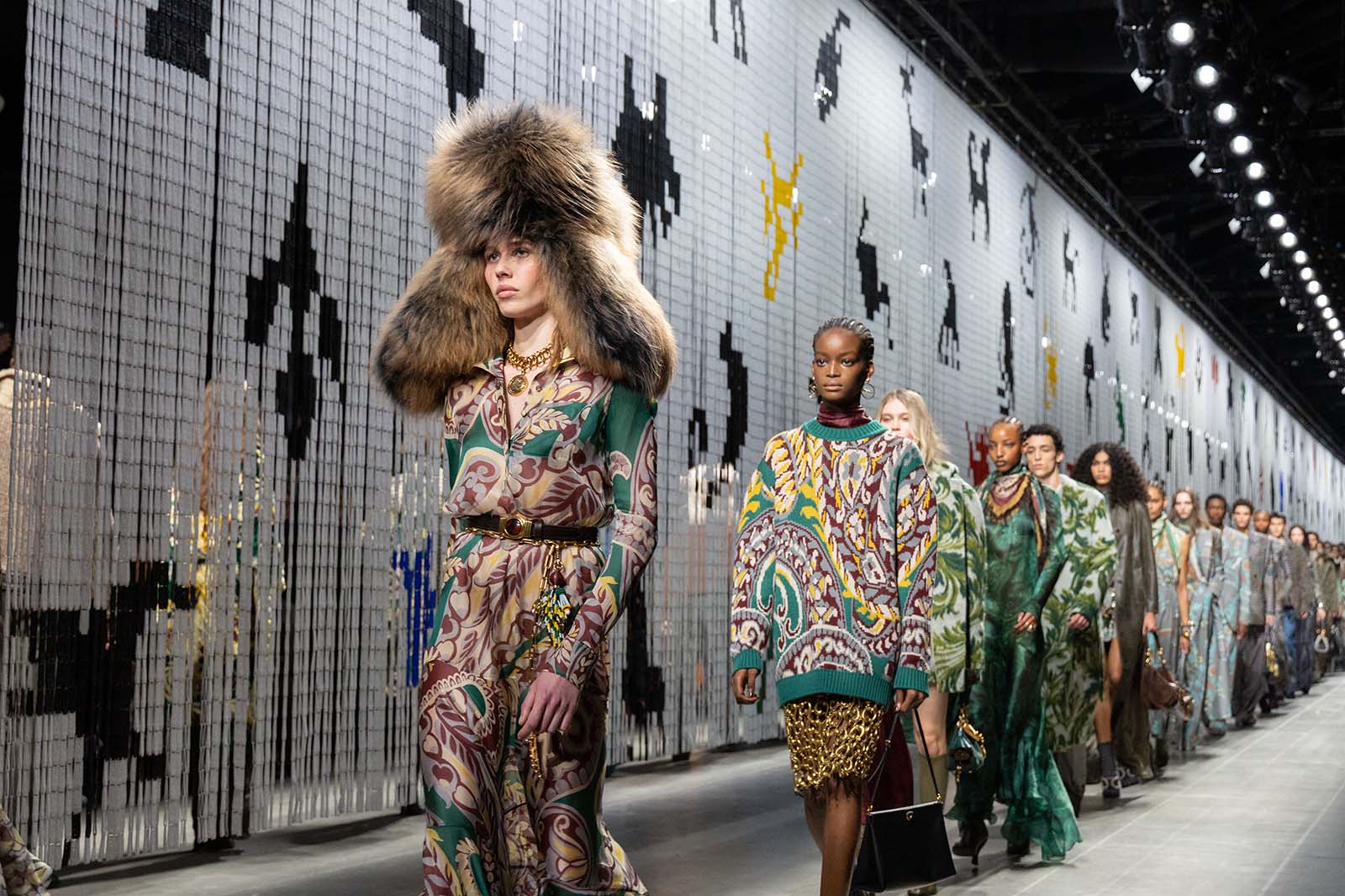 「エトロ2025秋冬コレクション」より（提供写真）