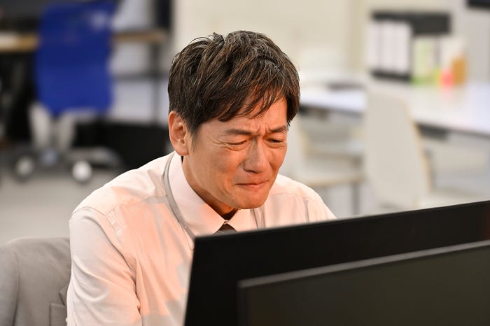 井浦新「無能の鷹」第2話(C)テレビ朝日