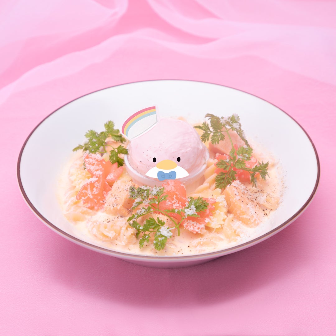 サーモンクリームパスタ税込1,650円（C）2021 SANRIO CO．，LTD．