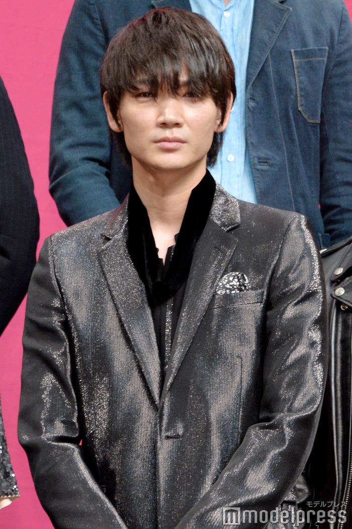 綾野剛(C)モデルプレス