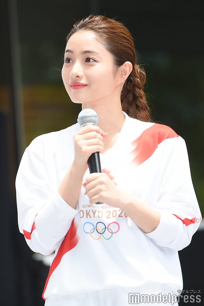 石原さとみ(三つ編み) (C)モデルプレス