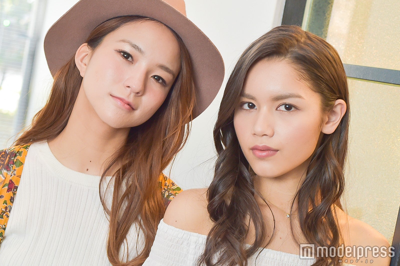 （左から）Anly、Leola （C）モデルプレス