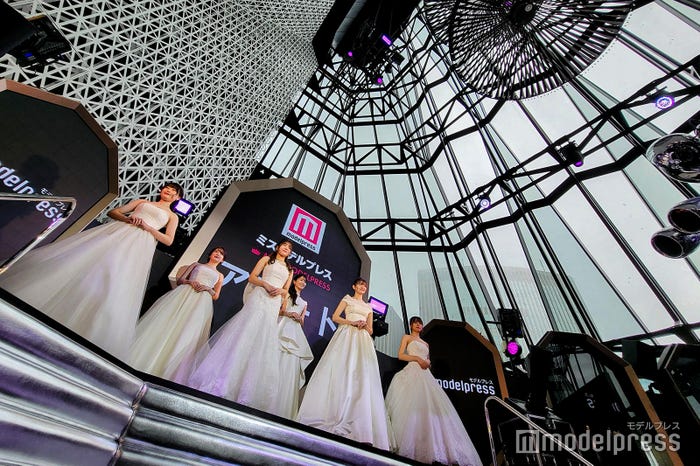 東急プラザ銀座「RAISE(レイズ)」にて開催された「ミスモデルプレス」表彰式の様子(C)モデルプレス