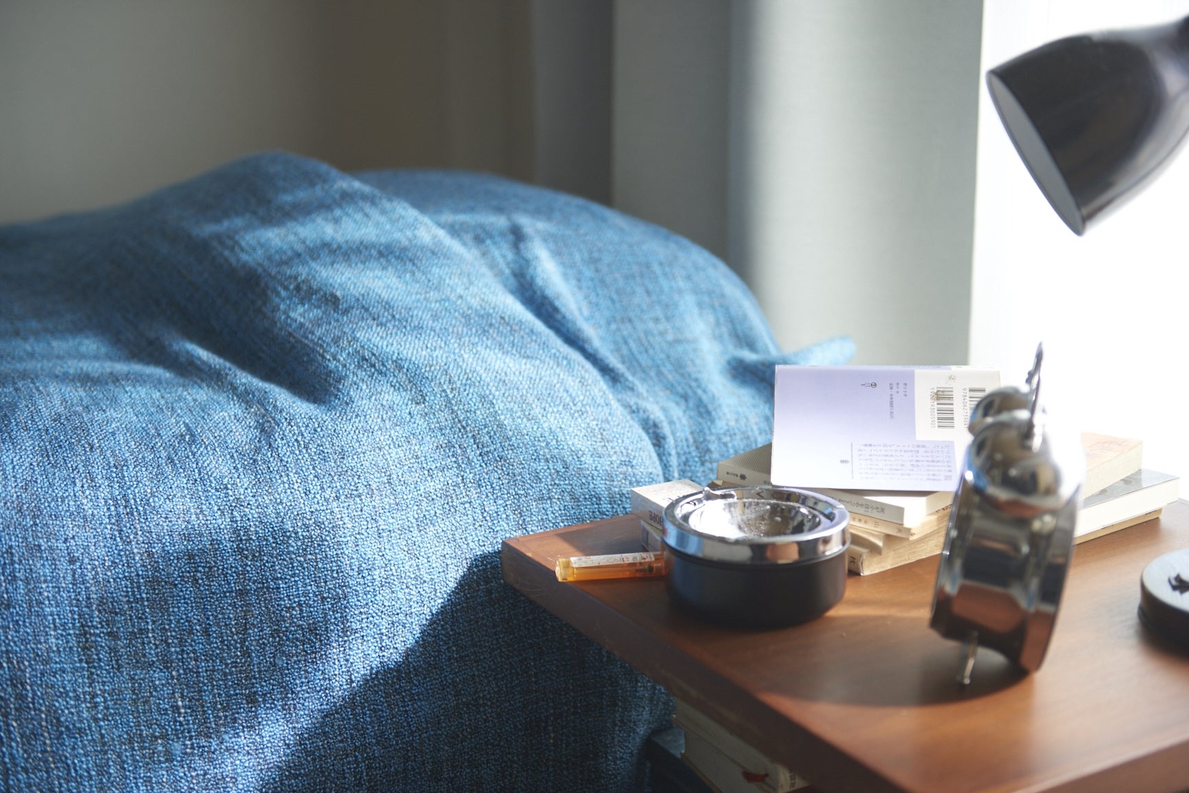 伊藤先生（生田斗真）の部屋（C）河原和音／集英社（C）2017 映画「先生！」製作委員会