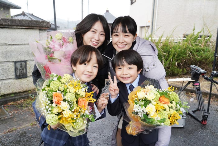 (左上から時計回り)志田未来、奈緒、石塚陸翔、川田琥太郎(C)日本テレビ