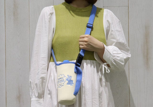 雑誌　付録　雑誌付録　人気　おすすめ　オススメ　宝島社　宝島　レビュー　便利　優秀　当たり　最高　今月号　予定　今月　2023　インレッド　Inred　8月号　ムーミン　2WAYボトルホルダー　ボトルホルダー　肩掛け