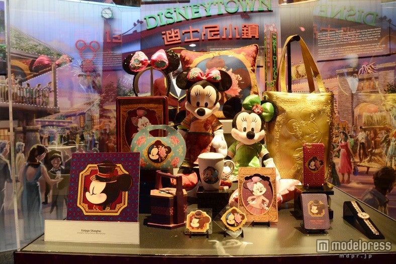 上海ディズニーリゾートのブース、グッズ