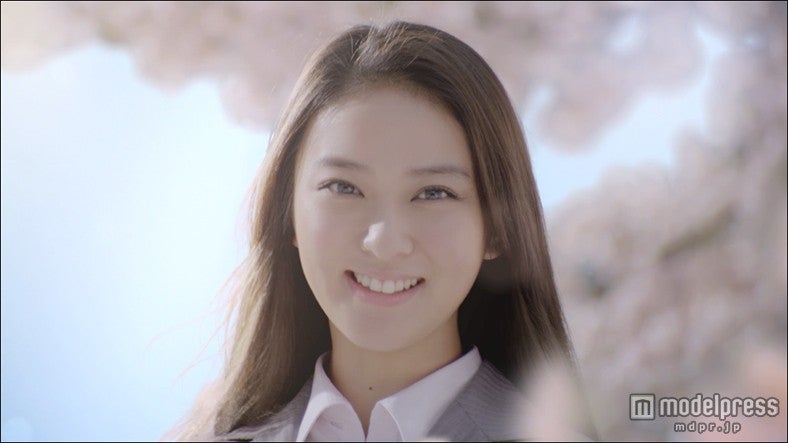 武井咲、現場での可憐な姿にスタッフうっとり