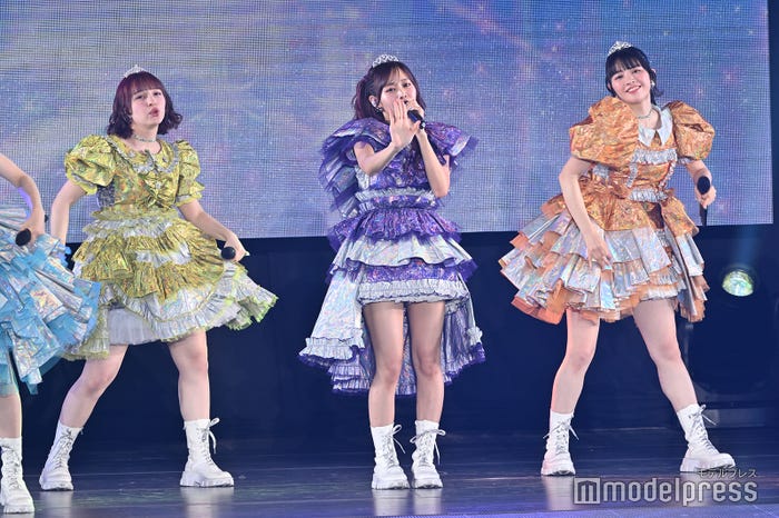早瀬ノエル、仲川瑠夏、鎮西寿々歌(C)モデルプレス
