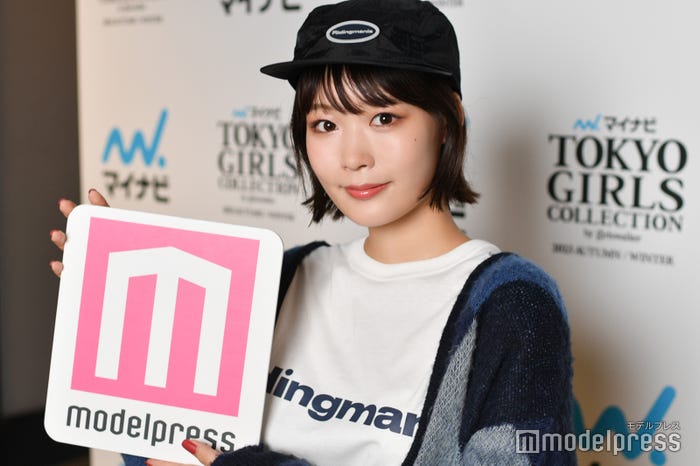 モデルプレスのインタビューに応じた、上杉真央(C)モデルプレス