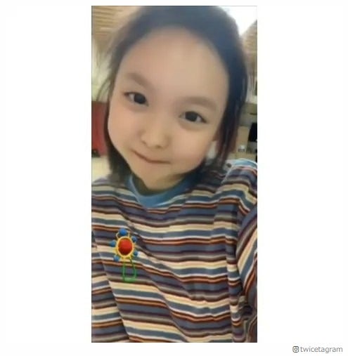 TWICEナヨン、可愛すぎる“幼女化”でメンバー思わずツッコミ