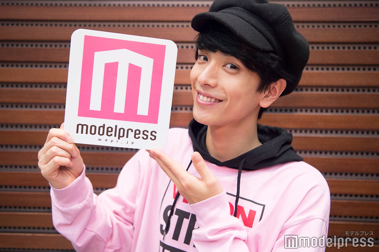 黒羽麻璃央（C）モデルプレス