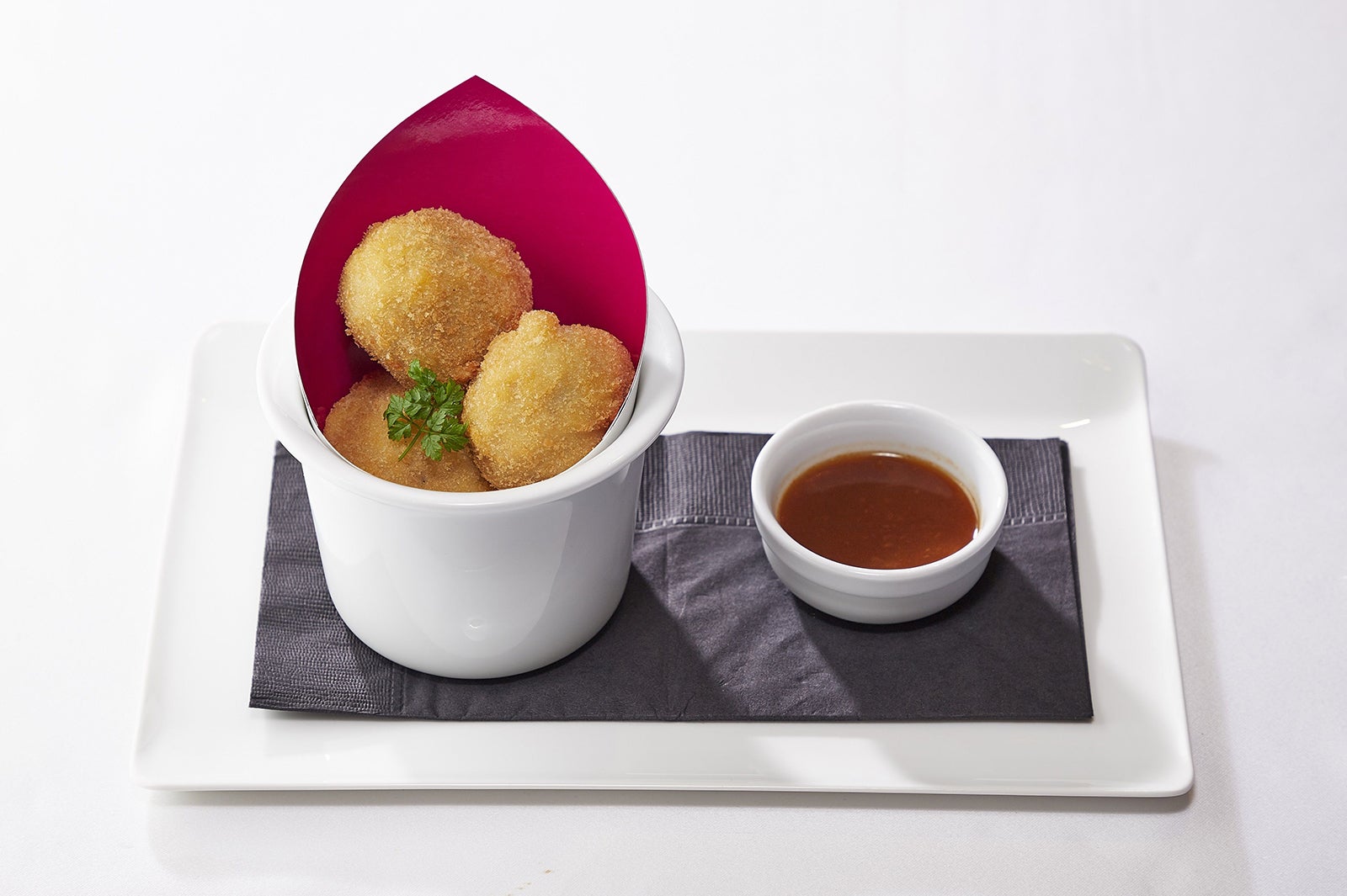 チキンとトリュフのクロケット￥900／画像提供：フォション