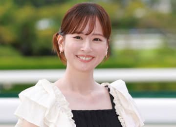 皆藤愛子 透明感あふれるノースリーブ姿にファン「釘付けに」「益々惚れちゃいます」