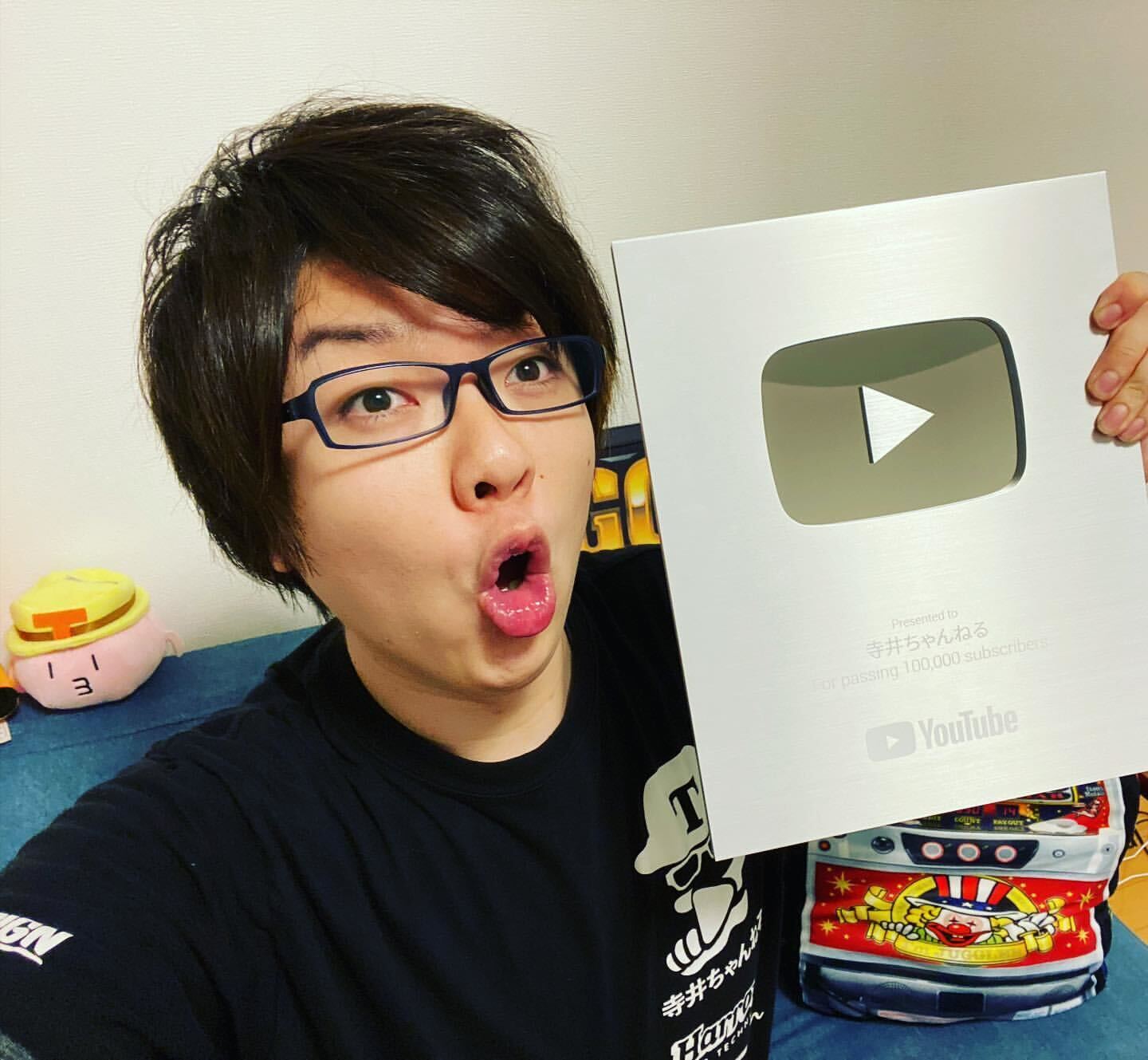 不倫発覚のパチスロYouTuber・寺井一択、涙で謝罪「病的に女性のことが好きで」