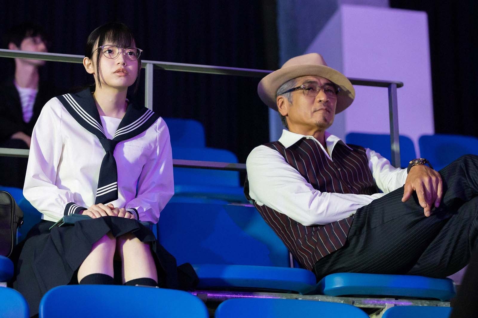 あかせあかり、吉川晃司「トリリオンゲーム」第1話より（C）TBS／撮影：高橋裕子