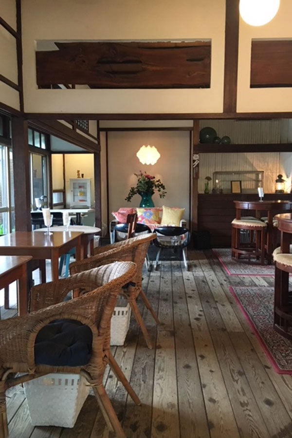 cafe 坂の下　内観